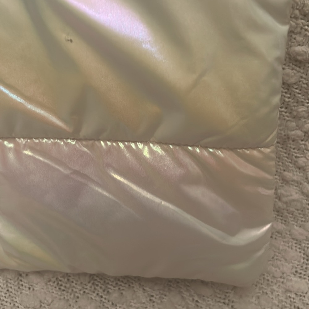 Bath & Body Works Limited Edition Pure Wonder Quilted Iridescent Tote Bag - Picture 4 of 7